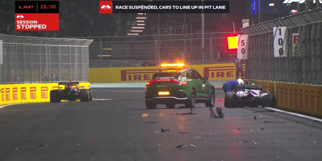 Impactante choque deja fuera a Checo Pérez del GP de Arabia Saudita