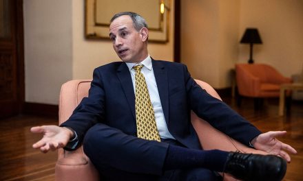 Gatell: ‘No se contempla vacunar a niños menores de 15 años’