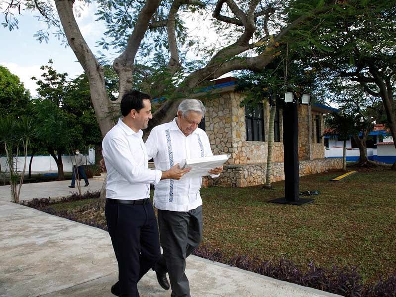 AMLO supervisa avances en obras del Tren Maya