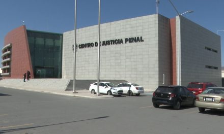 Pretendía ingresar a audiencia con una pistola en Saltillo
