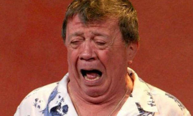 ‘Hemos sido engañados’, existen 4 personas más viejas que Chabelo en México