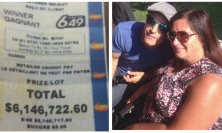 Demanda a su exnovio por abandonarla tras ganar la loteria