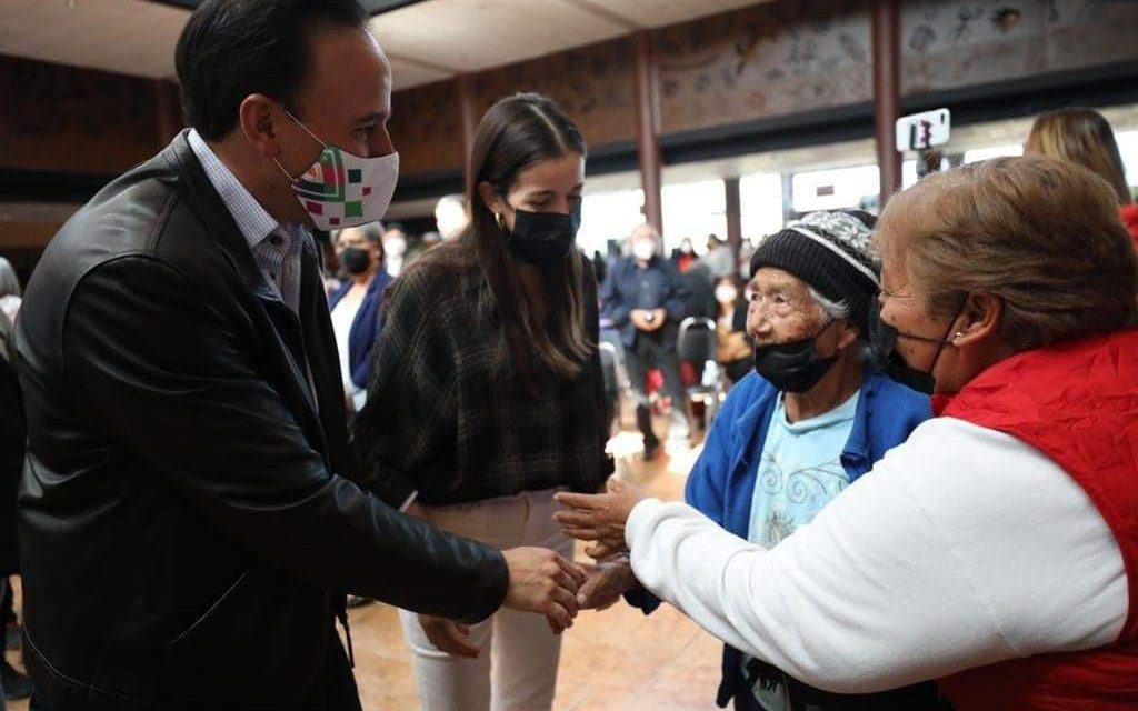 Manolo Jiménez reconoce a promotores de la inclusión y entrega aparatos funcionales en Saltillo
