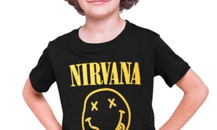 Escuela suspende a un estudiante por creer que Nirvana era una marca de ropa