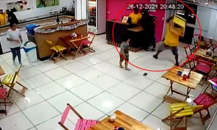 Agarran a sillazos a ladrón que intentó asaltar una heladería