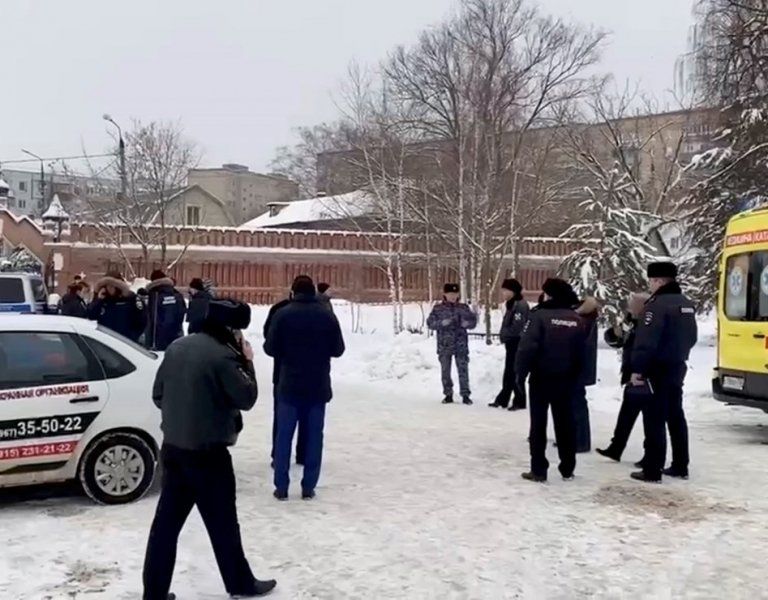 Ataque con explosivo deja 10 niños heridos en escuela rusa