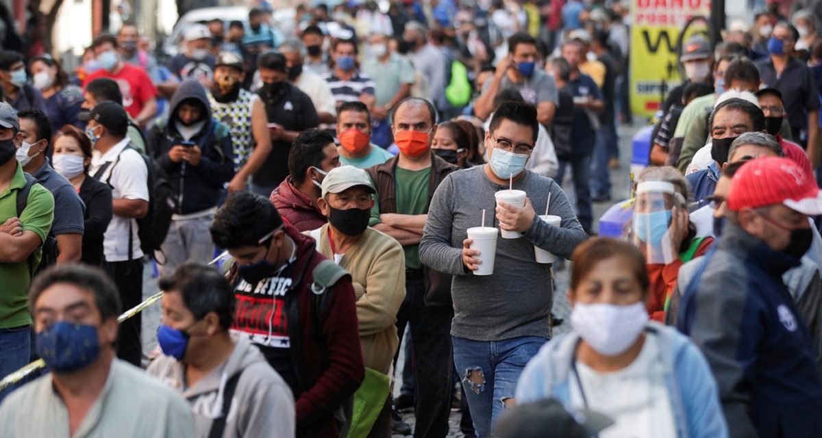 Inegi revela que 4 de 10 mexicano no completan para los gastos del hogar