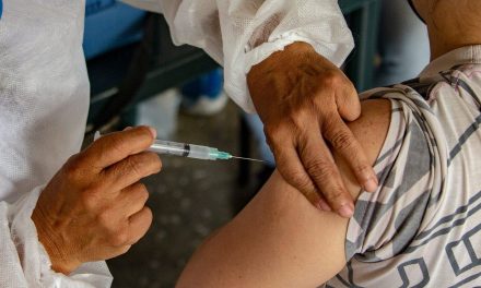 Cofepris autoriza para emergencias una combinación de fármacos para tratar el covid-19