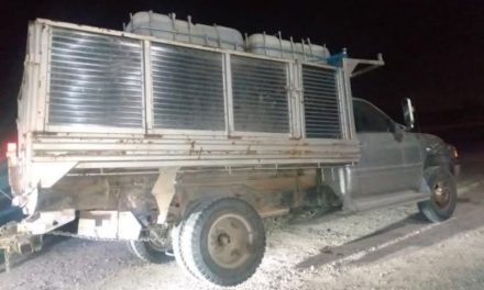 Abandonan camioneta con 5 mil litros de ‘huachicol’ en Hidalgo