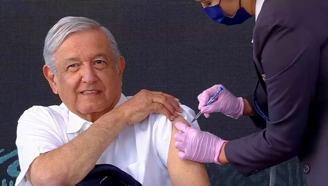 AMLO cuenta con las tres dosis de AstraZeneca; como quiera dio positivo a covid