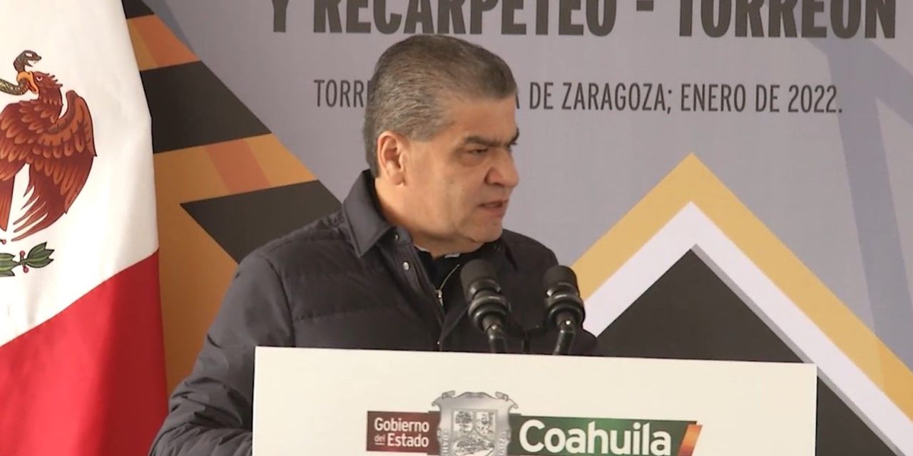 Miguel Riquelme entrega obras de pavimentación en Torreón