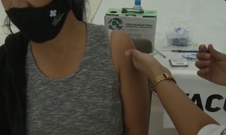 Aplicarán segundo refuerzo anti covid-19 a docentes de Coahuila