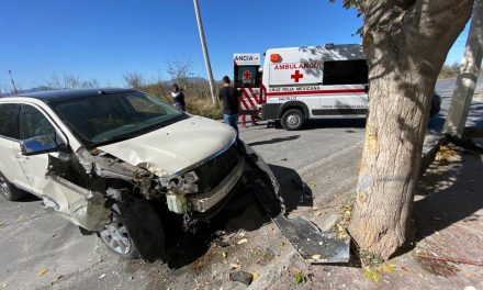 Hombre de la tercera edad protagoniza accidente en colonia El Toreo en Saltillo