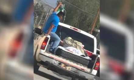 Traslada a su abuelita en camioneta porque le negaron atención médica en Tamaulipas