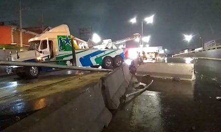 Carambola paraliza ‘El Sarape’; mal clima y falta de precaución provoca caos vial en Saltillo