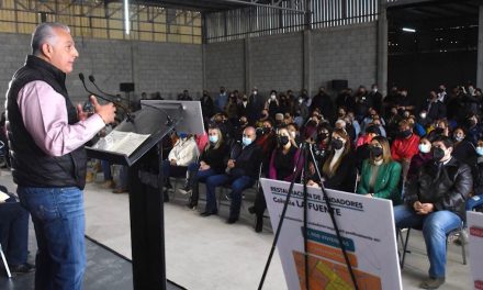 Alcalde de Torreón inicia construcción de centro comunitario La Perla.