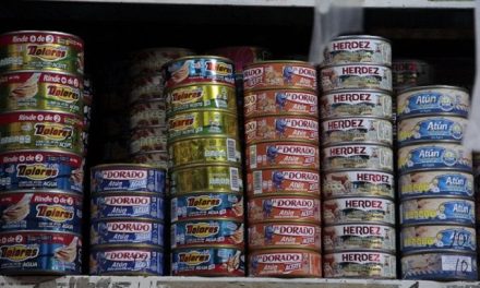 Arrestan a hombre por robar… cuatro latas de atún