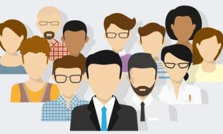 Ni piropos ni besos; alistan código de ética para oficinas públicas
