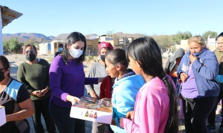Diputada Luz Elena Morales lleva alegría a la colonia Omega de Saltillo