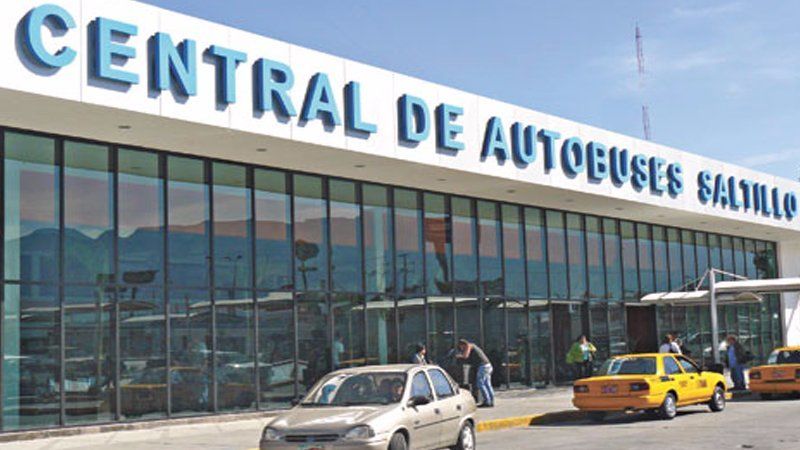 Migrante intenta quitarse la vida en Saltillo; se avienta a camioneta en movimiento