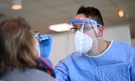 Secretaría de Salud Coahuila detecta ligero descenso en contagios covid
