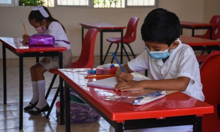 Regresan a las aulas 196 mil 784 alumnos de Coahuila