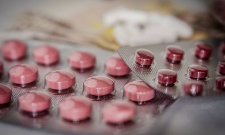 AMLO: gobierno analiza que farmacias vendan tratamientos contra covid