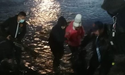 Rescatan a mujer embarazada que estaba en el Río Bravo en Piedras Negras