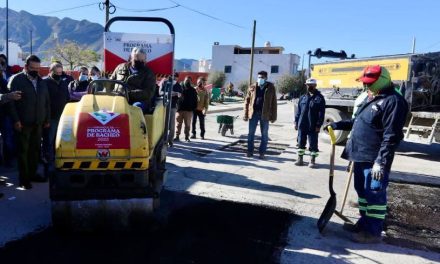 Chema Fraustro da banderazo de inicio a intenso programa de bacheo