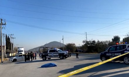 Mujer de 44 años muere repentinamente en calle de Ramos Arizpe (Video)