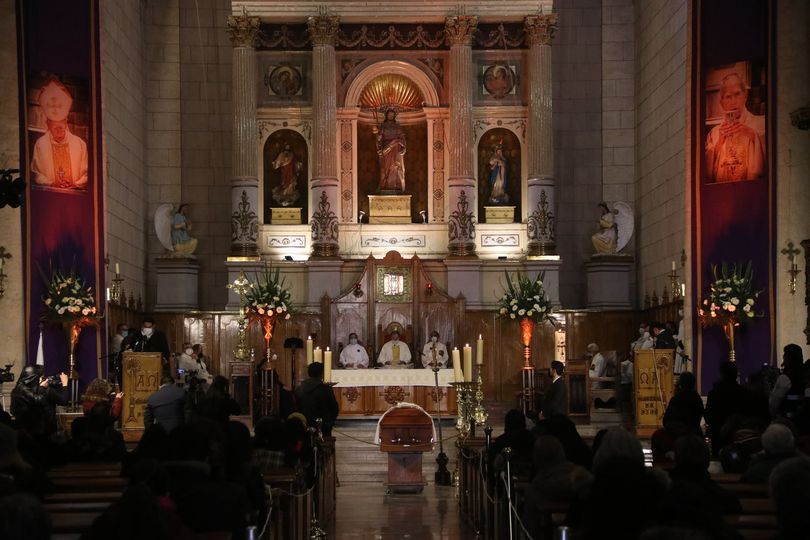 Saltillo da el último adiós al monseñor Francisco Villalobos