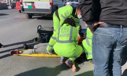 Jovencita se avienta de un taxi en movimiento en Saltillo… conductor presuntamente se había desviado del camino