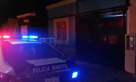 Oficial de policía frustra un suicidio en Saltillo