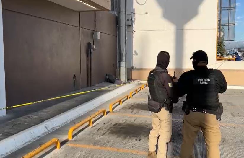 Muere indigente afuera de una farmacia en Saltillo