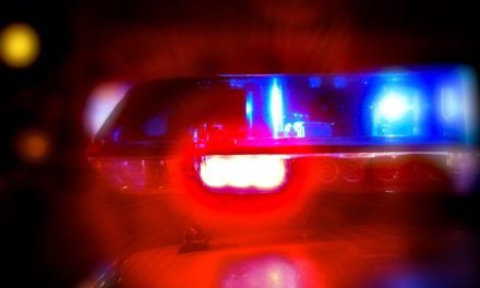Joven de 15 años se encuentra entre la vida y la muerte; se desplazaba a exceso de velocidad en su moto