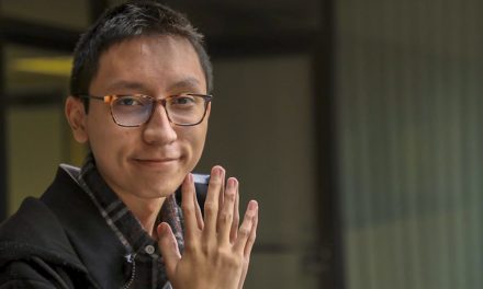 UAdeC otorga a alumno título de Enlace Universitario Banxico