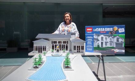 PAN se burla de la casa de hijo de AMLO con Legos
