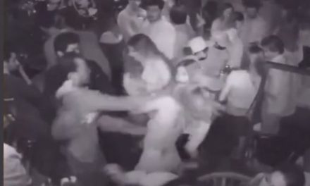 Se viraliza video de joven saltillense siendo golpeada por un empresario en bar de la CDMX