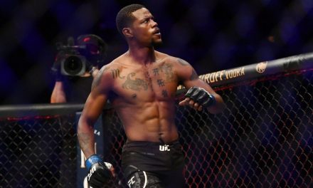 Batman sí existe y es peleador de la UFC; detiene a hombre armado que abrió fuego contra 50 personas
