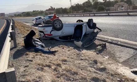 Joven se salva de milagro, venía a exceso de velocidad y se volcó en la carretera Torreón-Saltillo