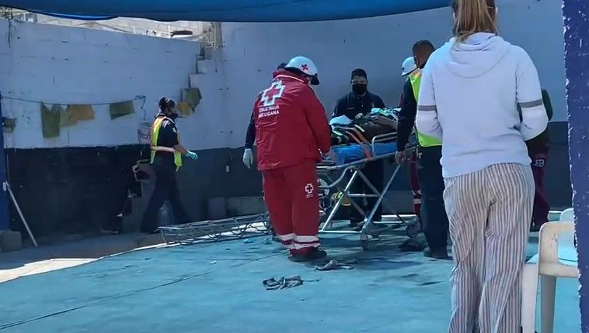 Adulto mayor cayó al interior de una fosa de autolavado en Saltillo