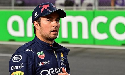 ‘Checo’ Pérez sale dolido tras el cuarto lugar en el GP de Arabia