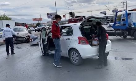 Aparatoso choque múltiple en blvd V. Carranza de Saltillo