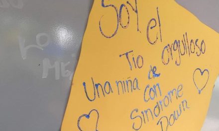 ‘Soy el orgulloso tío de una niña con Síndrome de Down’, escribe chofer en combi