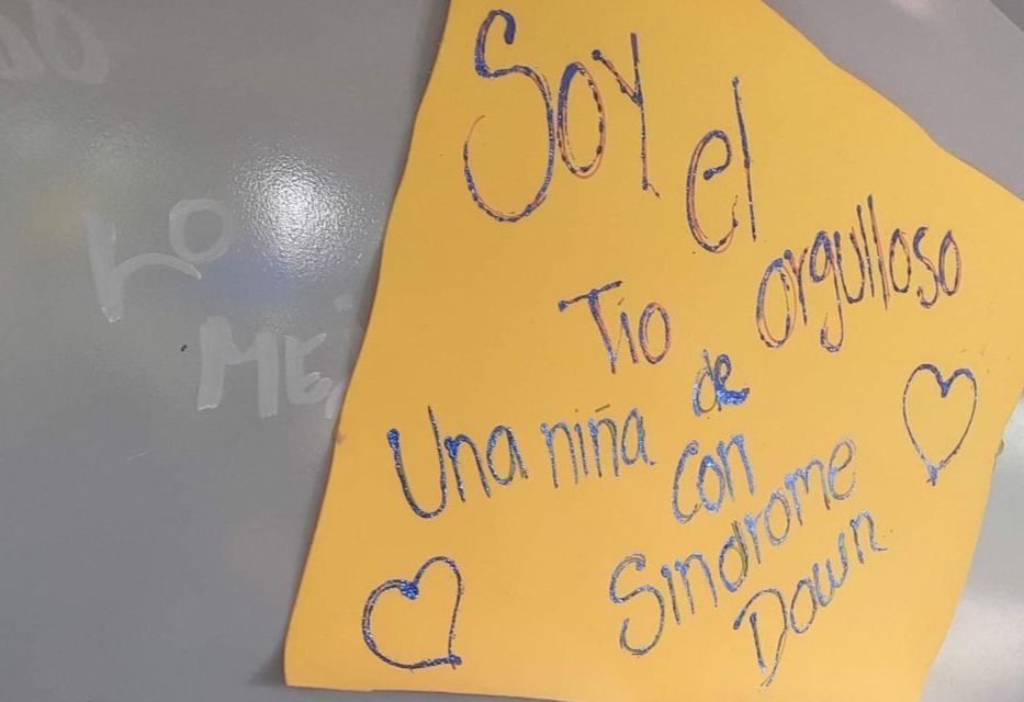 ‘Soy el orgulloso tío de una niña con Síndrome de Down’, escribe chofer en combi