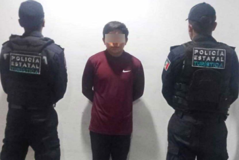 Arrestan a joven que grababa a mujeres en baños de Puebla