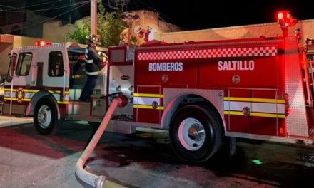 Hombre llegó buscando una mujer y como no la encontró le prendió fuego a la casa en Saltillo