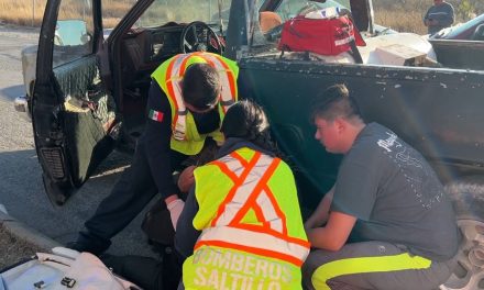 Hombre que manejaba bajo los influjos del alcohol lesiona a mujer en Saltillo