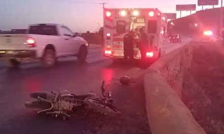 Motociclista de 22 años derrapa por exceso de velocidad en V Carranza