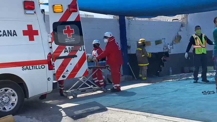 Muere hombre que cayó a fosa de un auto lavado en Saltillo